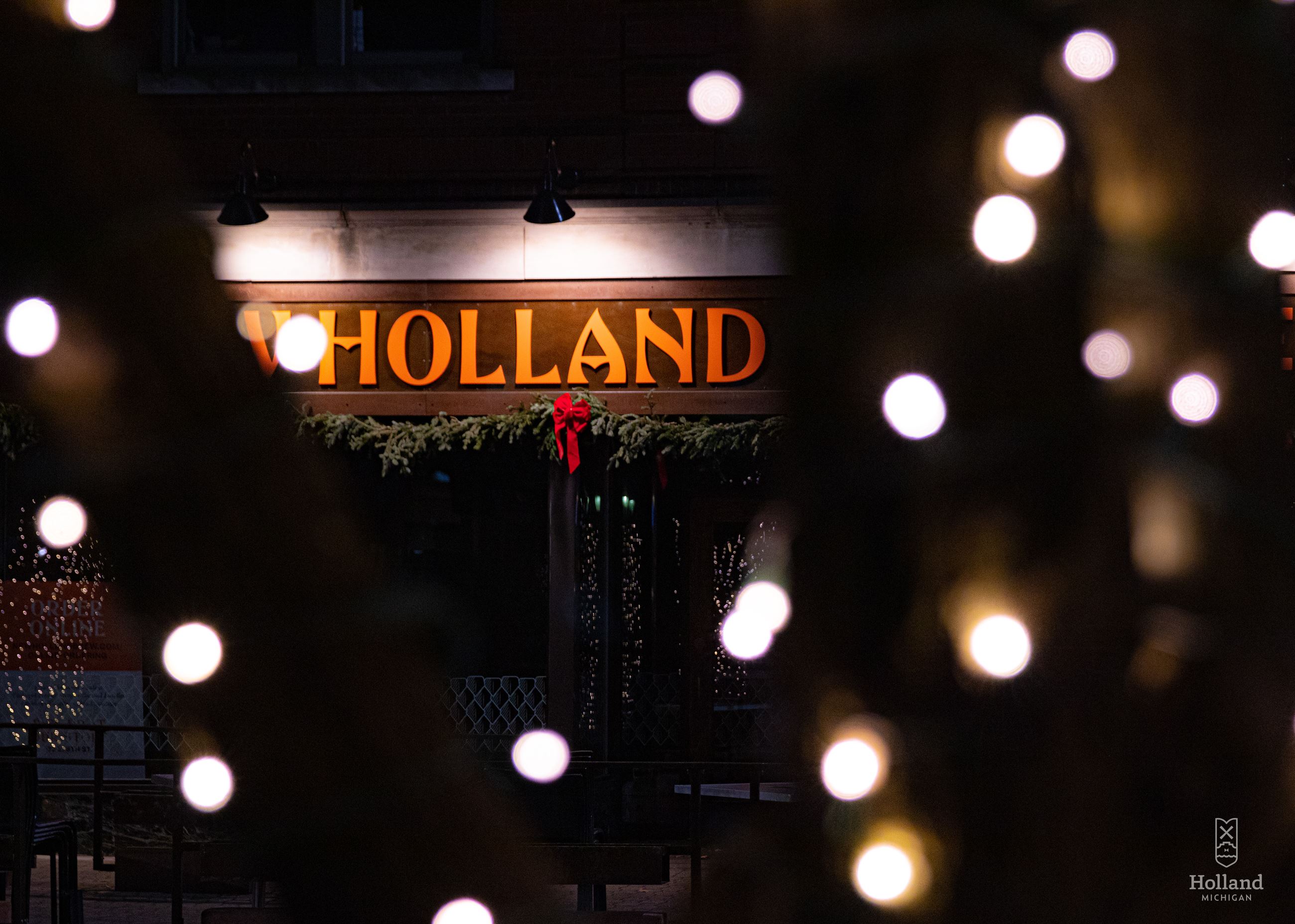 holiday-decorations-downtown